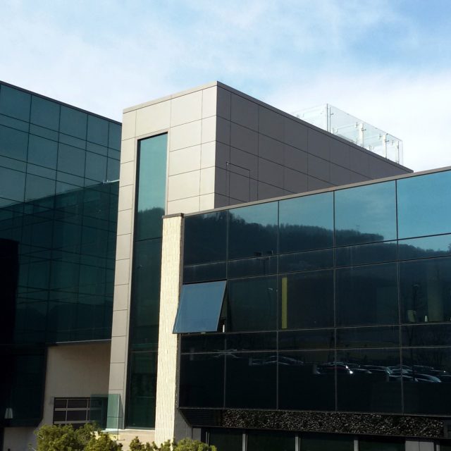 Cantilever roofs