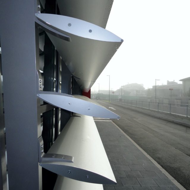 Sunbreakers on an inclined facade
