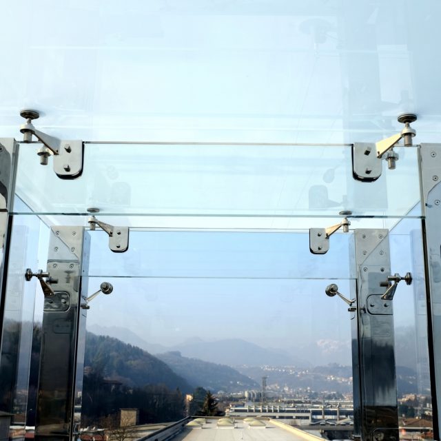 Cantilever roofs