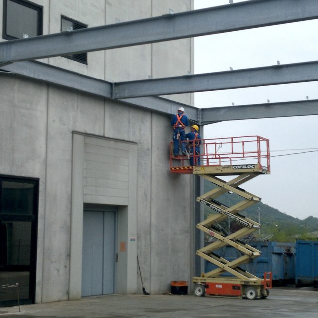 Cantilever roofs
