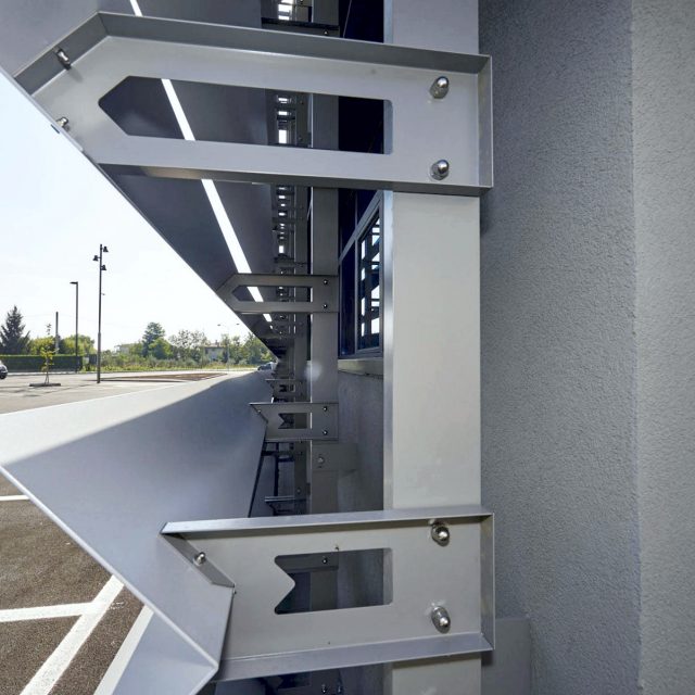 Sunscreen facade
